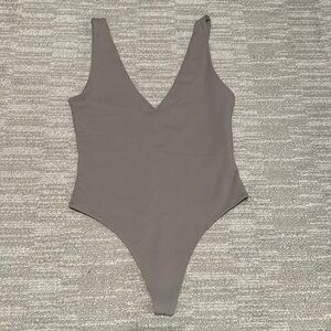 Aritizia body suit